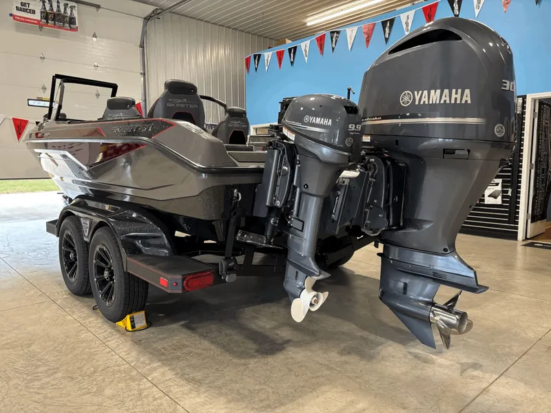 Slide: The Image of Skeeter WXR2060 F 2026 - 6