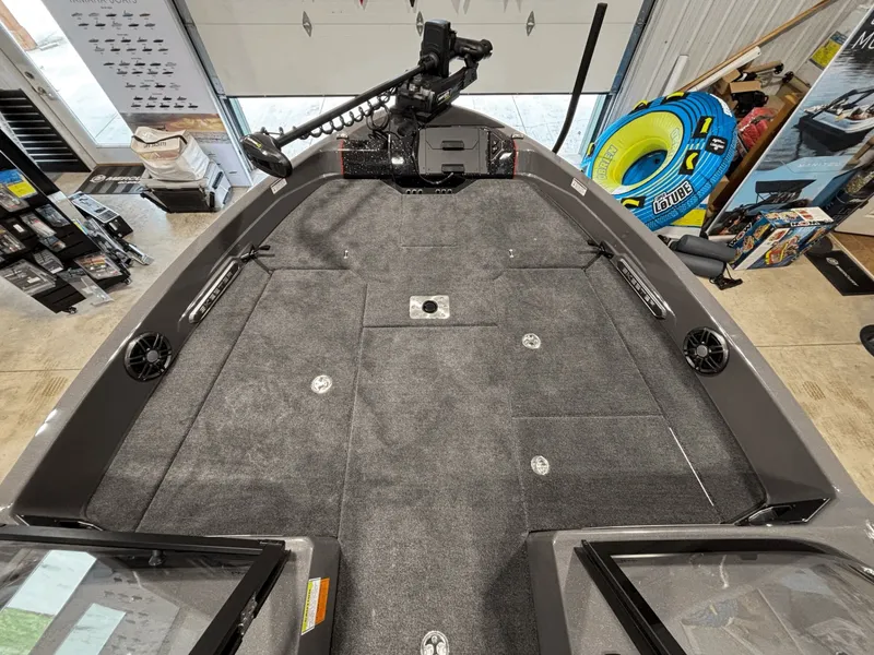 Slide: The Image of Skeeter WXR2060 F 2026 - 8