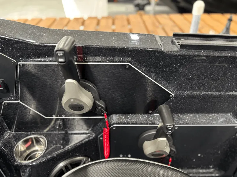 Slide: The Image of Skeeter WXR2060 2026 - 15