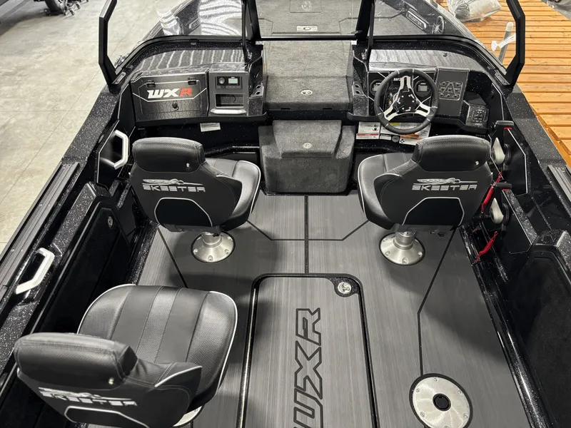 Slide: The Image of Skeeter WXR2060 2026 - 7