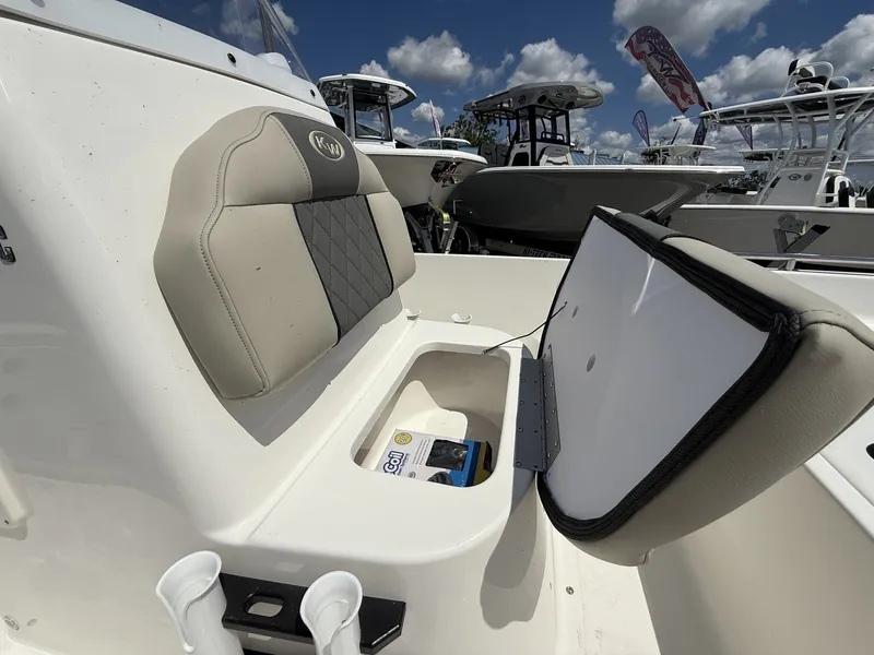 Slide: The Image of Key West 1720 Center Console 2026 - 8