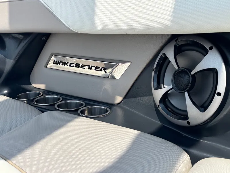 Slide: The Image of Malibu Wakesetter 22 VLX 2018 - 753