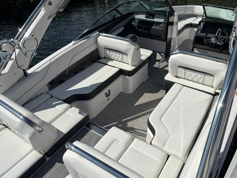 Slide: The Image of Regal LS4 Surf 2019 - 1001