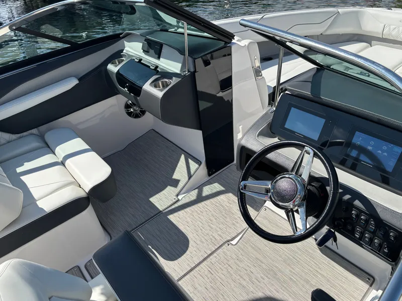 Slide: The Image of Regal LS4 Surf 2019 - 1003