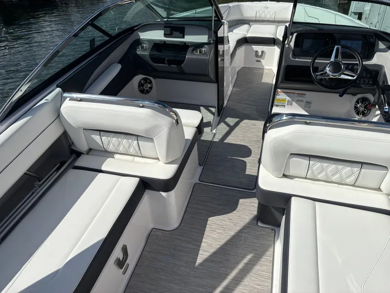 Slide: The Image of Regal LS4 Surf 2019 - 990