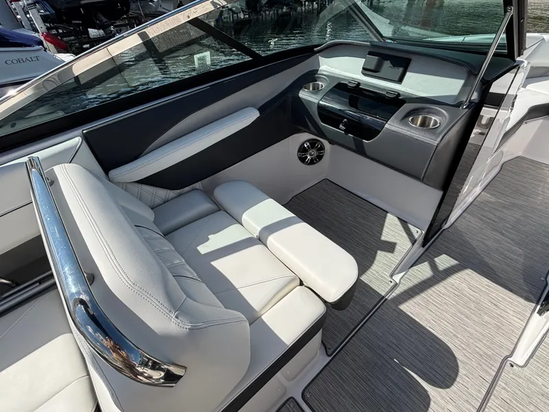 Slide: The Image of Regal LS4 Surf 2019 - 992