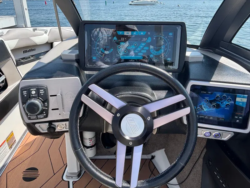 Slide: The Image of Malibu Wakesetter 22 VLX 2018 - 576