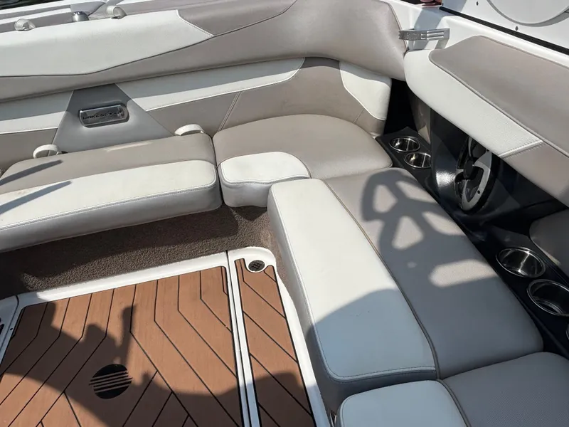 Slide: The Image of Malibu Wakesetter 22 VLX 2018 - 667