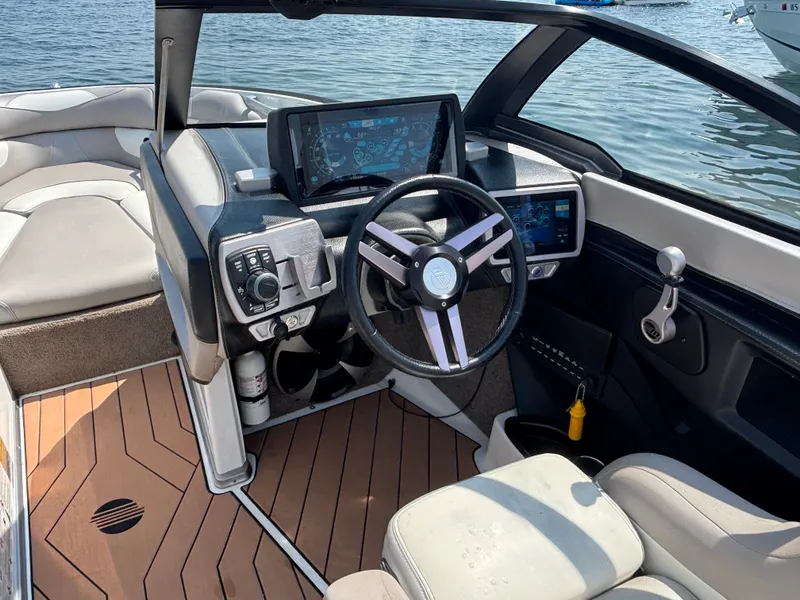 Slide: The Image of Malibu Wakesetter 22 VLX 2018 - 578