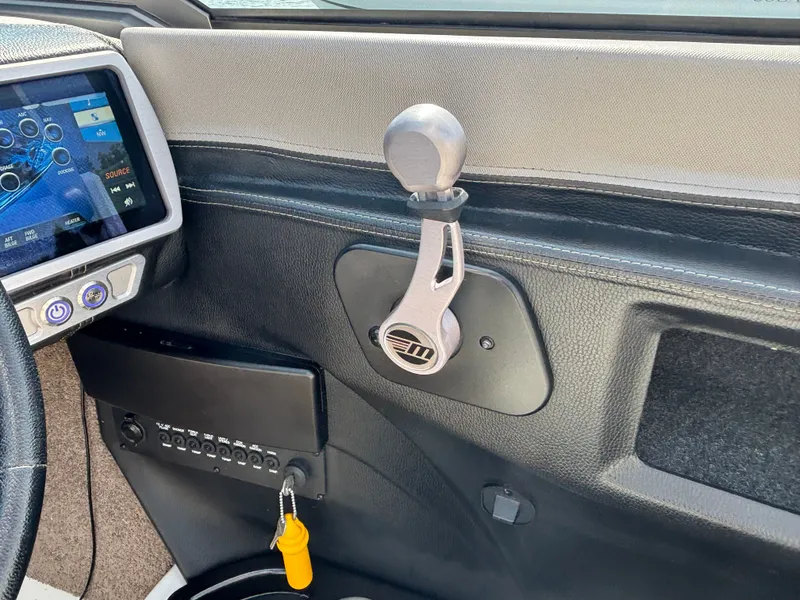 Slide: The Image of Malibu Wakesetter 22 VLX 2018 - 583