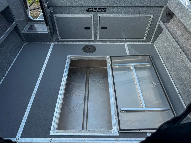 Slide: The Image of North River 21' Seahawk 2026 - 18