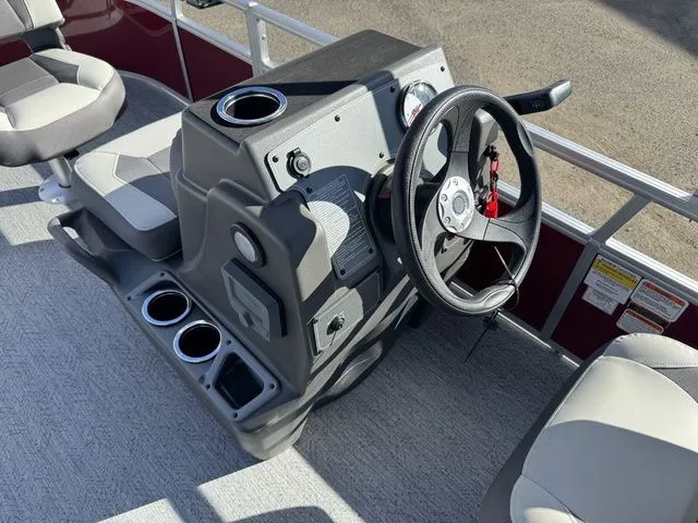 Slide: The Image of Sun Tracker Bass Buggy 16 XL Select 2026 - 11