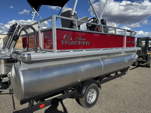 Slide: The Image of Sun Tracker Bass Buggy 16 XL Select 2026 - 4