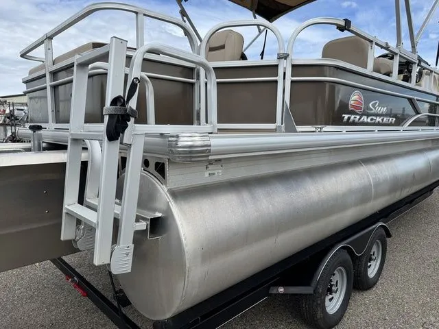 Slide: The Image of Sun Tracker SportFish 22 XP3 2018 - 10