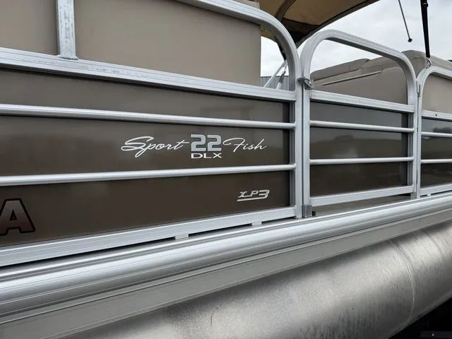 Slide: The Image of Sun Tracker SportFish 22 XP3 2018 - 24