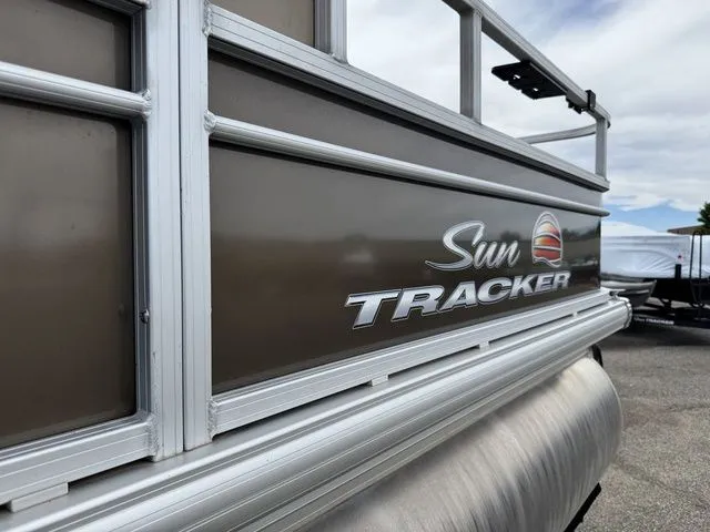 Slide: The Image of Sun Tracker SportFish 22 XP3 2018 - 26