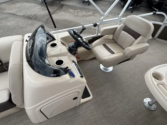 Slide: The Image of Sun Tracker SportFish 22 XP3 2018 - 33