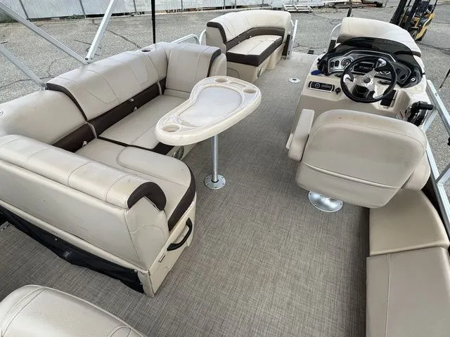 Slide: The Image of Sun Tracker SportFish 22 XP3 2018 - 36