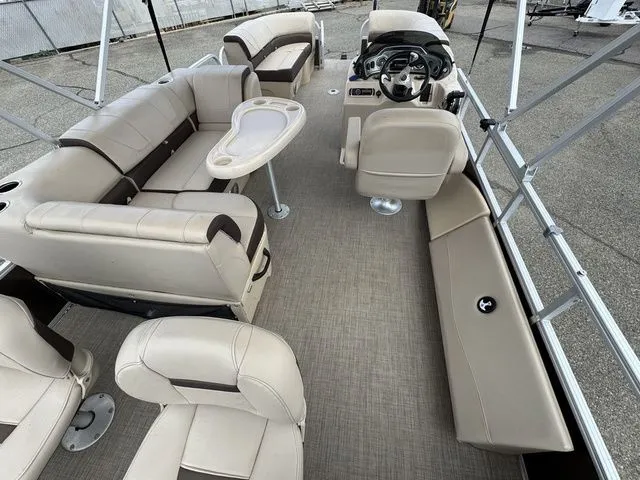 Slide: The Image of Sun Tracker SportFish 22 XP3 2018 - 38