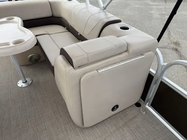 Slide: The Image of Sun Tracker SportFish 22 XP3 2018 - 47