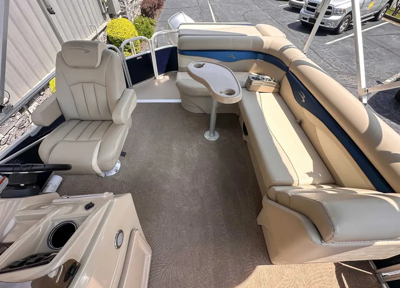 Slide: The Image of Bennington 22 SLX 2013 - 11