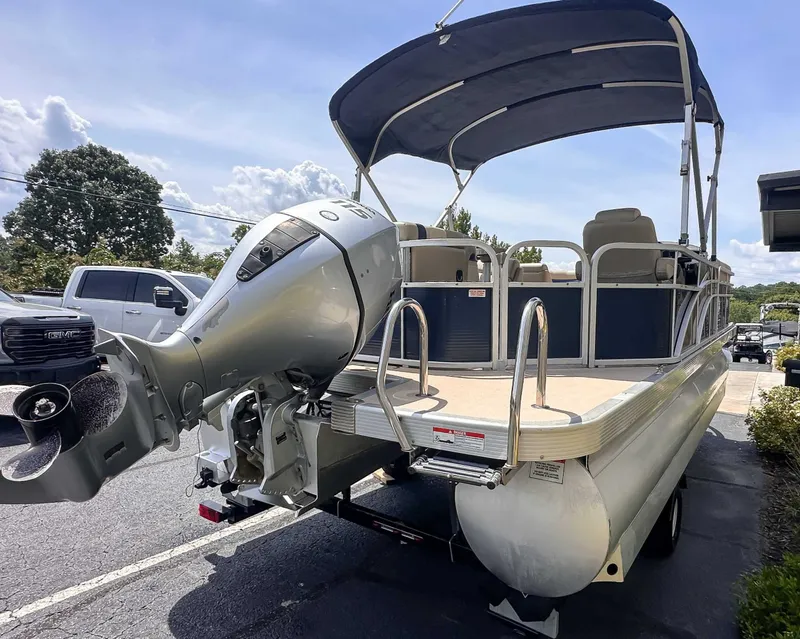 Slide: The Image of Bennington 22 SLX 2013 - 7