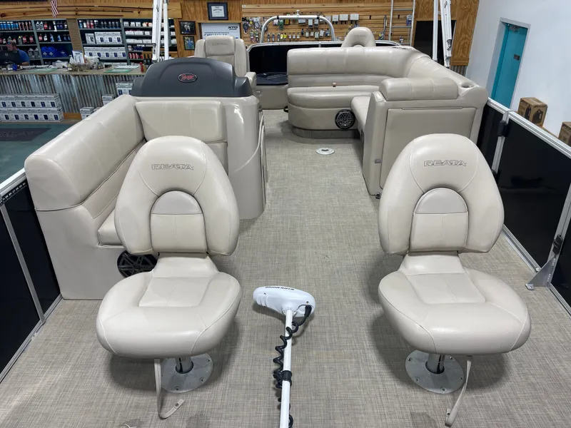 Slide: The Image of Ranger RP200F 2017 - 14