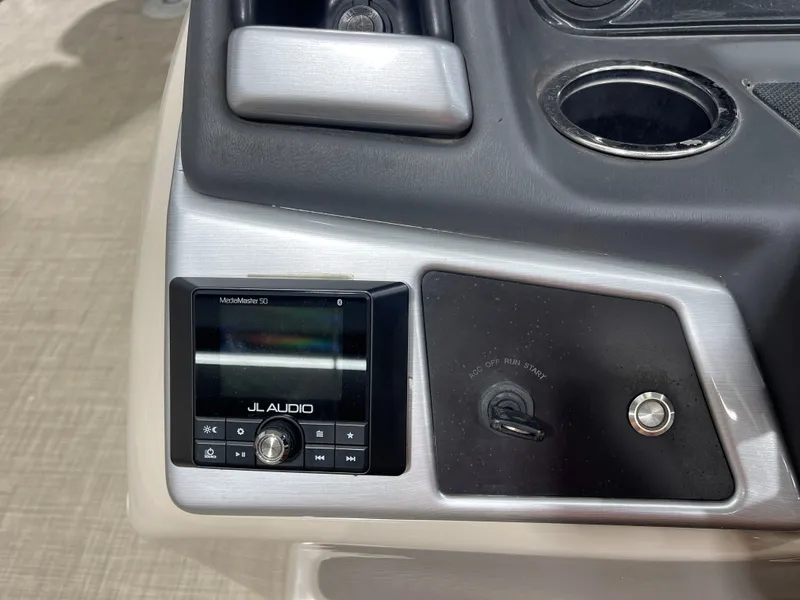 Slide: The Image of Ranger RP200F 2017 - 28