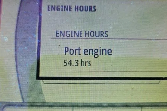 Slide: The Image of Display showing port engine hours at 54.3 for 2020 Bennington SXP 21 SLXP. - 10