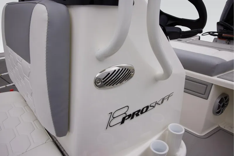 Slide: The Image of Mako 18 Pro Skiff 2026 - 10