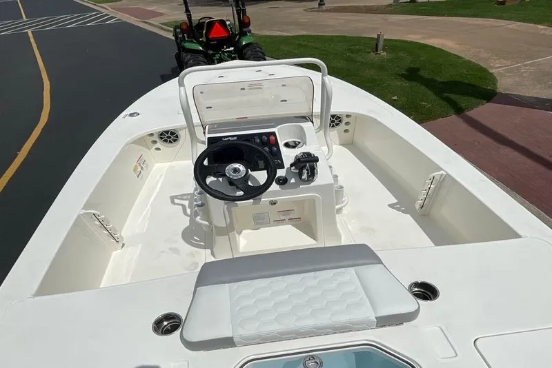 Slide: The Image of Mako 18 Pro Skiff 2026 - 59