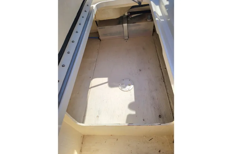 Slide: The Image of Spacious In-Floor Storage - 15