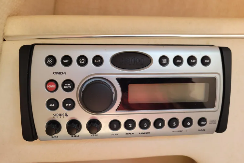 Slide: The Image of Stereo - AM/FM/CD - 18