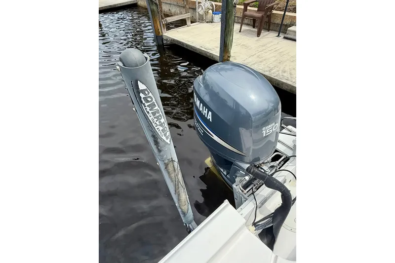 Slide: The Image of 2007 Sea Hunt BX 21 T boat with Yamaha 150 outboard motor at dock. - 8
