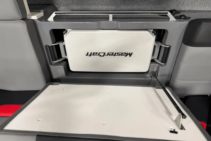 Slide: The Image of MasterCraft XT22 2023 - 12