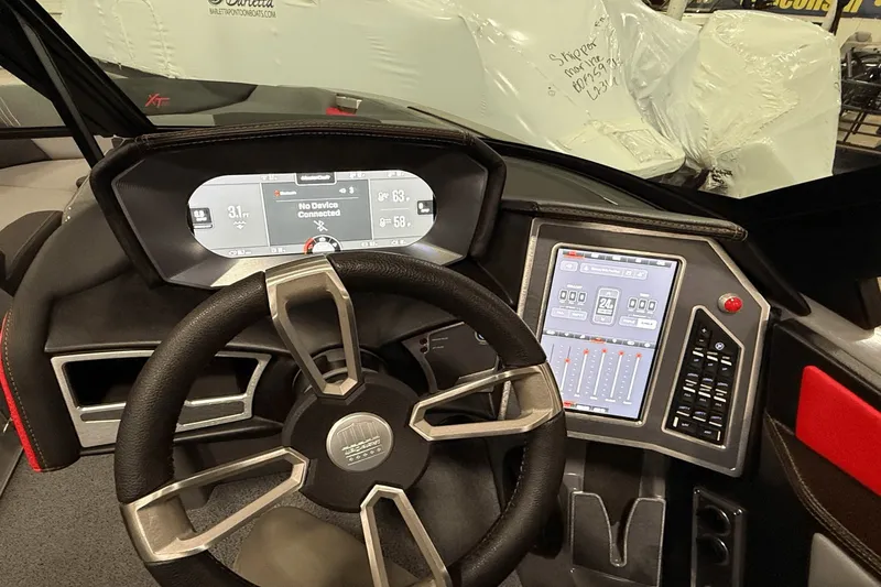 Slide: The Image of MasterCraft XT22 2023 - 14