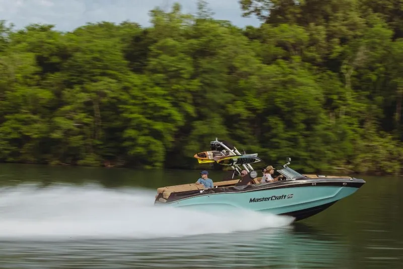 Slide: The Image of 2023-Mastercraft-XT22-MarineMax - 35