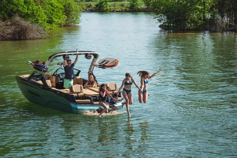 Slide: The Image of 2023-Mastercraft-XT22-MarineMax - 36