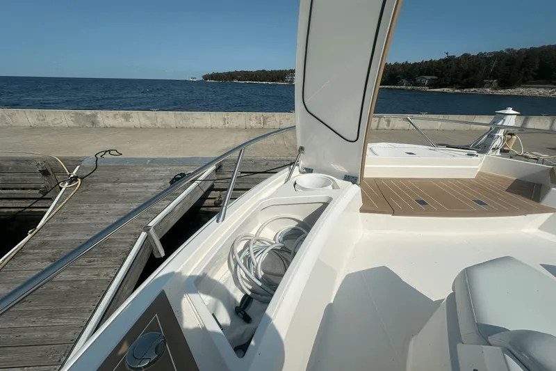 Slide: The Image of Tiara EX 60 2025 - 12