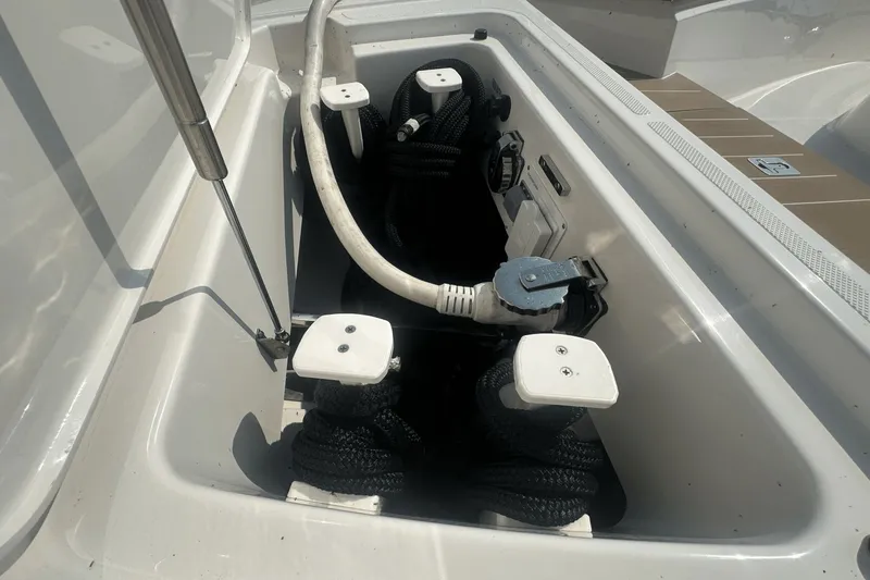 Slide: The Image of Tiara EX 60 2025 - 15