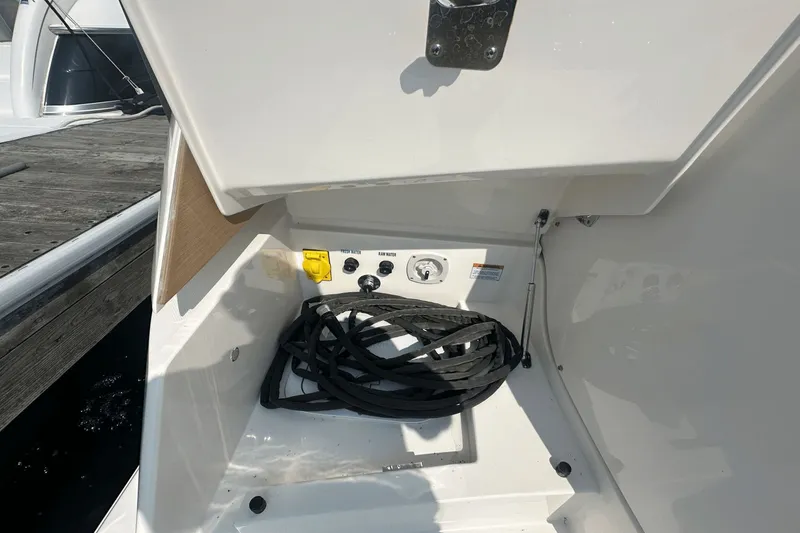 Slide: The Image of Tiara EX 60 2025 - 16