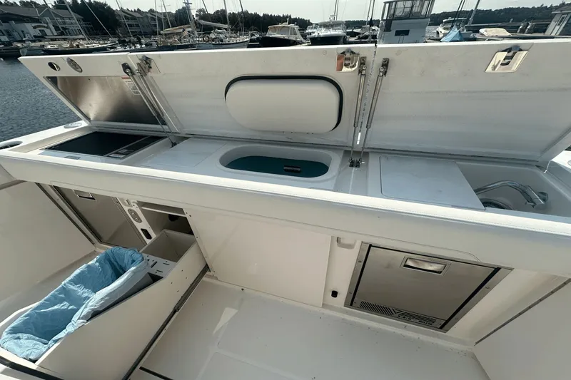 Slide: The Image of Tiara EX 60 2025 - 22