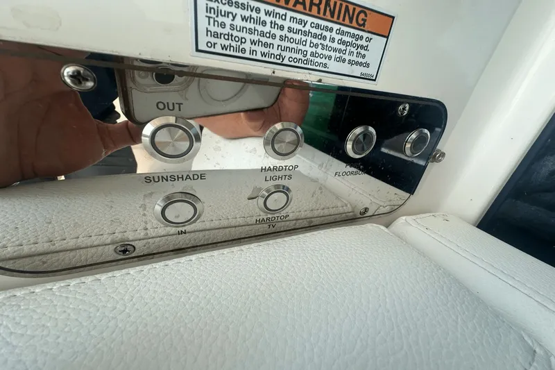 Slide: The Image of Tiara EX 60 2025 - 32