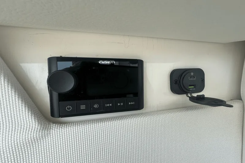 Slide: The Image of Tiara EX 60 2025 - 33