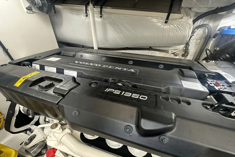 Slide: The Image of Tiara EX 60 2025 - 38