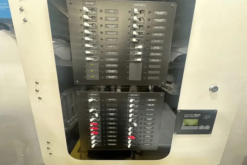 Slide: The Image of Tiara EX 60 2025 - 47