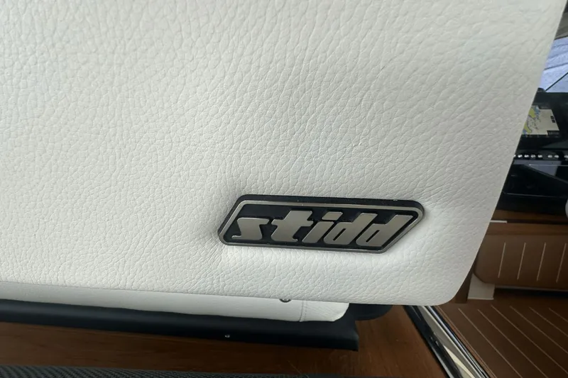 Slide: The Image of Tiara EX 60 2025 - 62