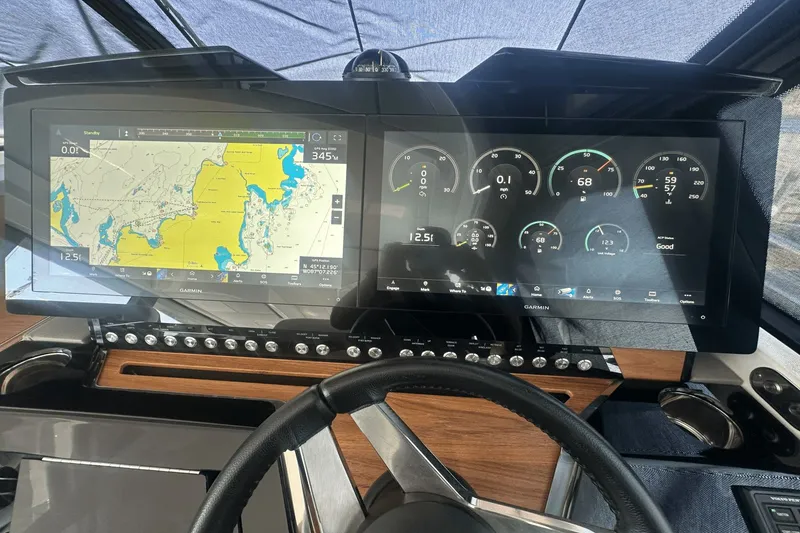 Slide: The Image of Tiara EX 60 2025 - 72