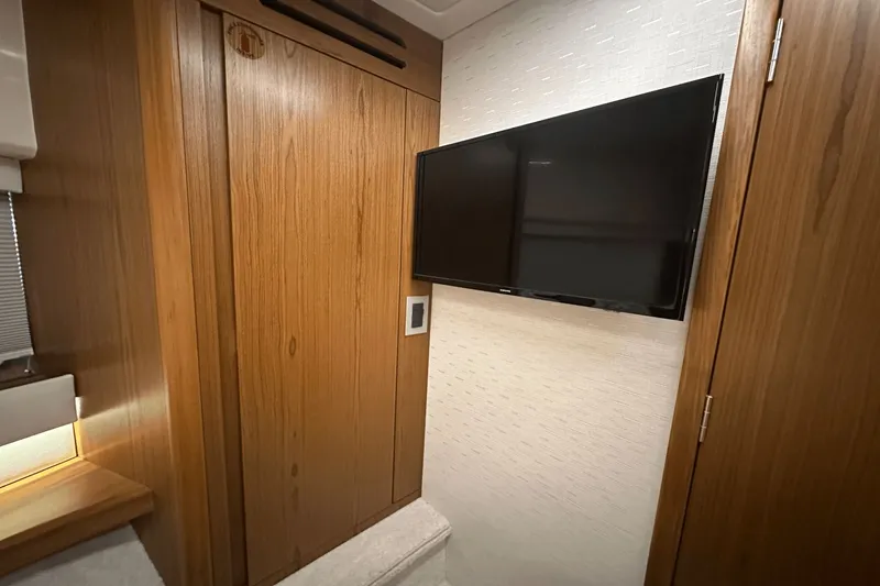 Slide: The Image of Tiara EX 60 2025 - 88