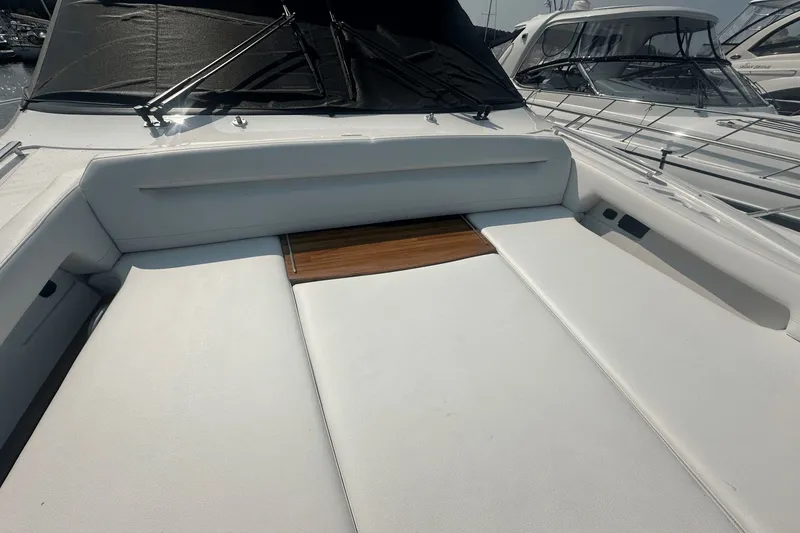 Slide: The Image of Tiara EX 60 2025 - 9